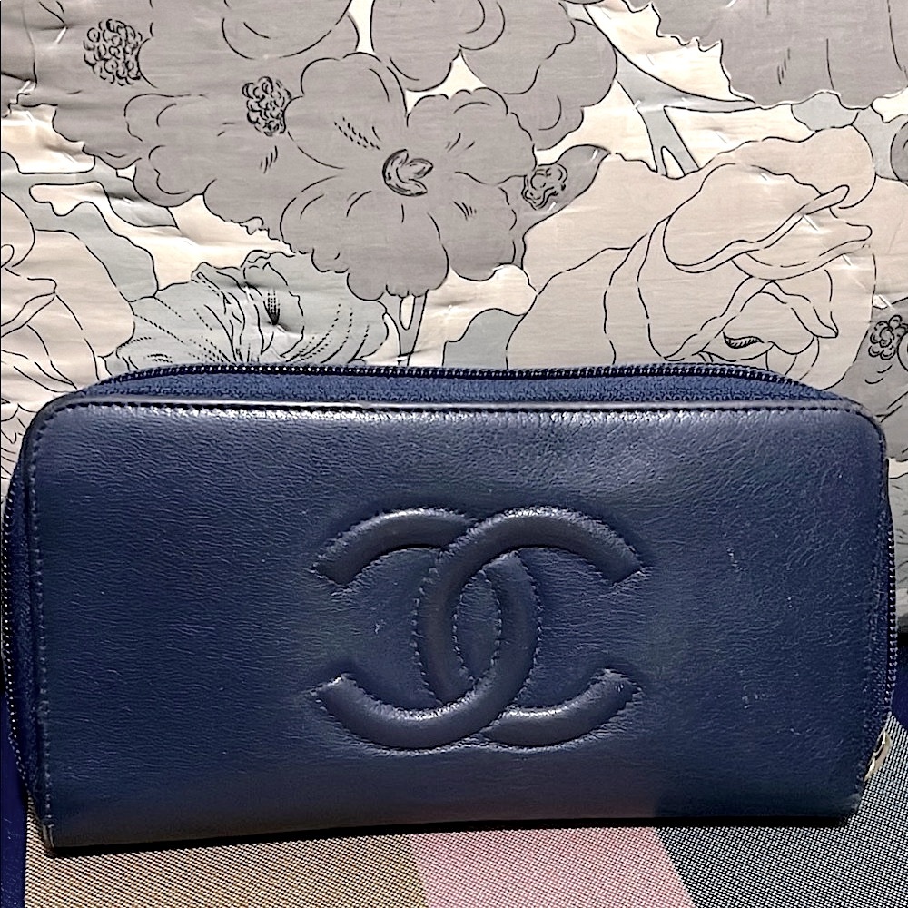 OBO~ Chanel CC Zip Leather Wallet